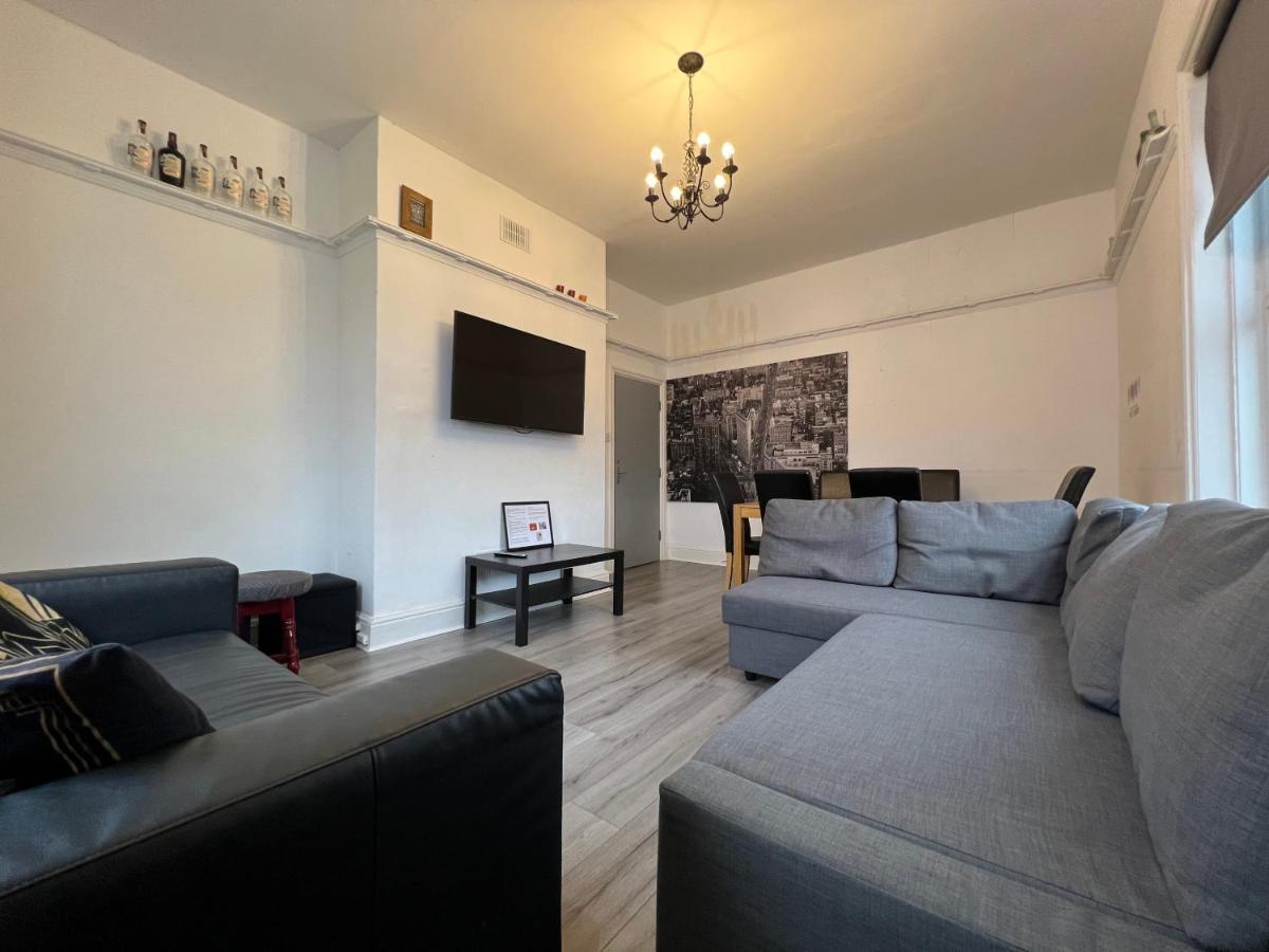 Peaky Blinders Apartment 5 Min Walk To Blackpool Tower Sleeps Up To 14 Exterior photo