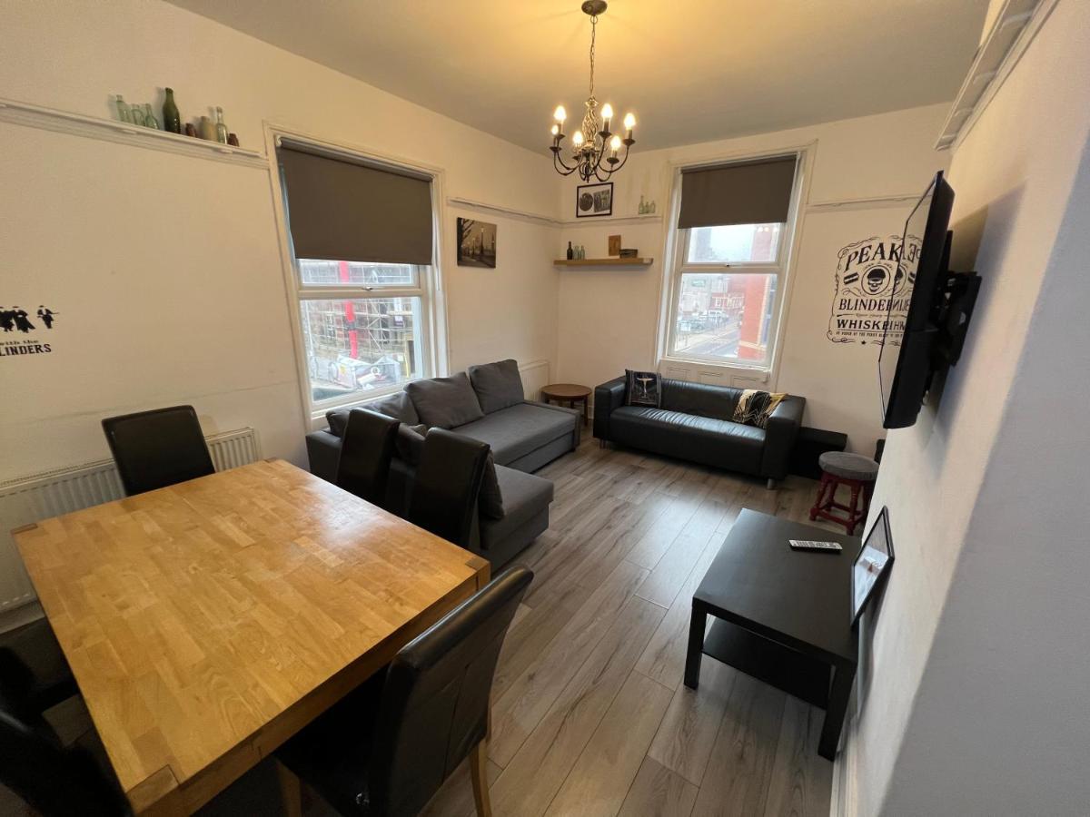 Peaky Blinders Apartment 5 Min Walk To Blackpool Tower Sleeps Up To 14 Exterior photo